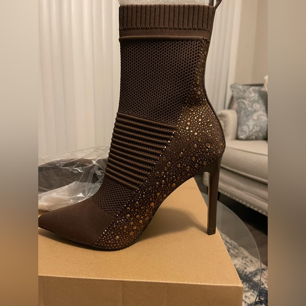 STEVE MADDEN -MAXWELLE WOMENS EMBELLISHED PULL ON ANKLE BOOTS